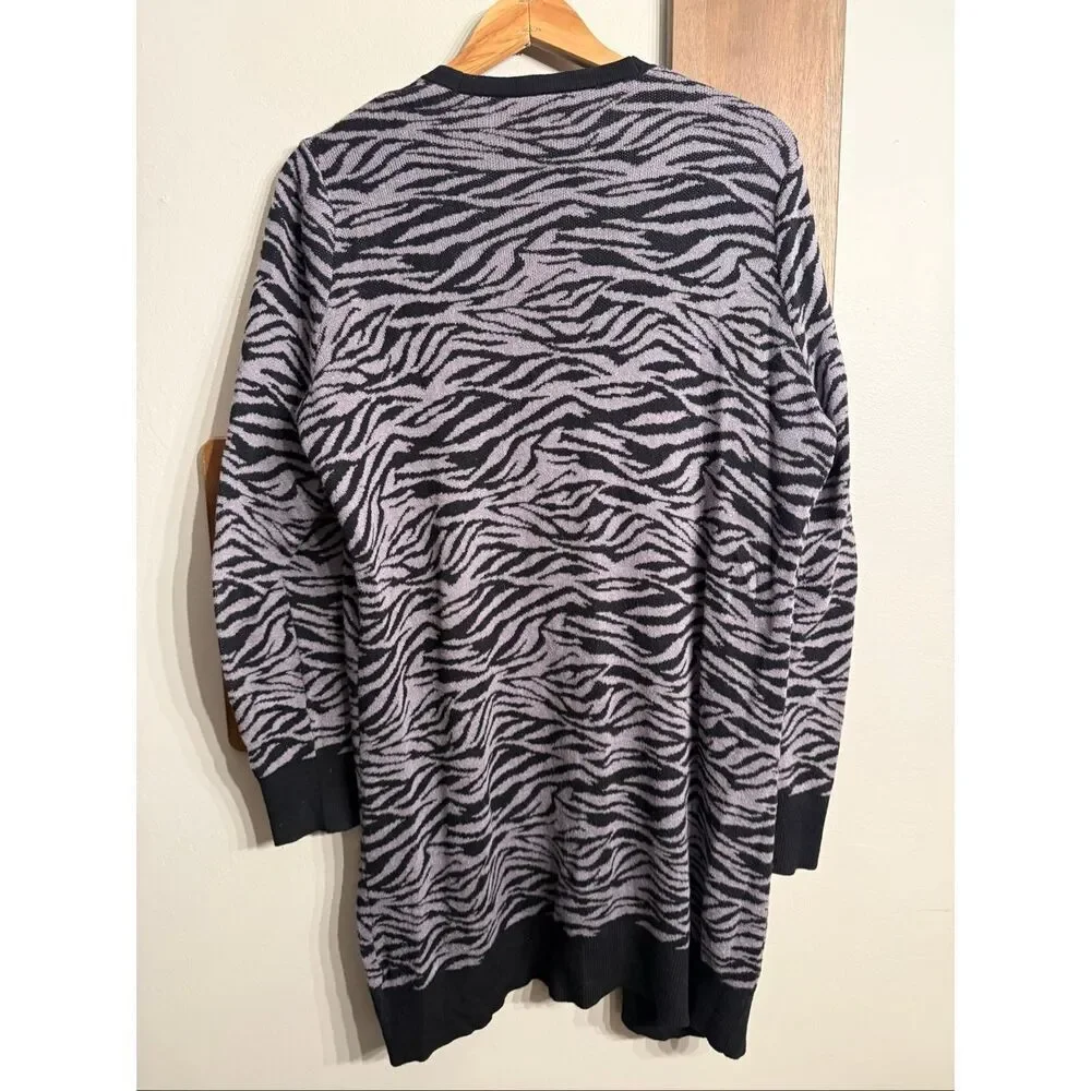 Torrid Black Gray Zebra Print‎ Button Up V-Neck Cardigan Sweater Plus Size 0